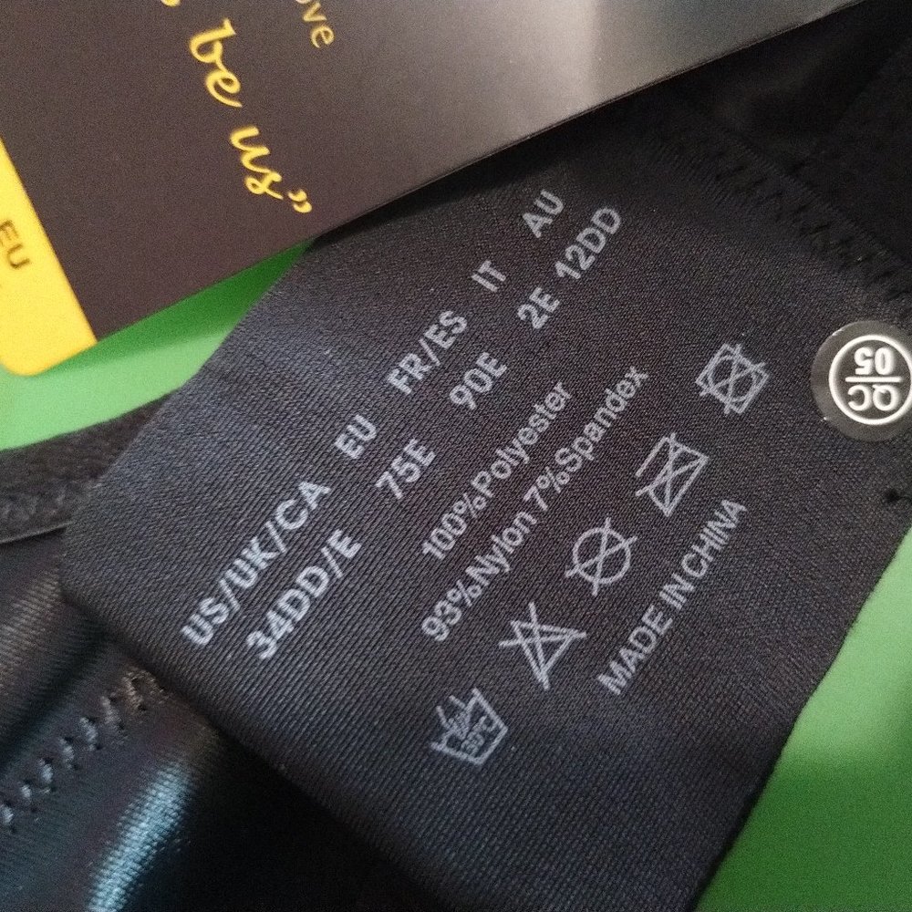 Black Women's Sports Bra - Picture 7 of 7